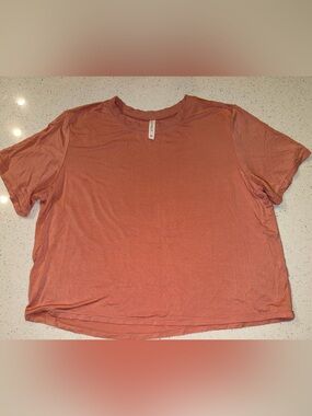 Lively Crewneck Slightly Cropped Lounge Tee